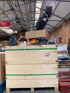 PALLET OF ASSORTED ITEMS TO INCLUDE BRABANTIA BO TOUCH BIN WITH 2 X 30 LITRE BUCKETS: LOCATION - A3 (KERBSIDE PALLET DELIVERY)