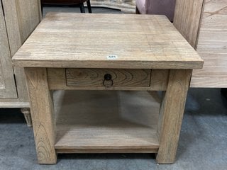 TRADITIONAL RUSTIC STYLE BEDSIDE CABINET IN OAK: LOCATION - D7