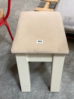 SMALL WHITE WOODEN FOOTSTOOL WITH BEIGE CUSHIONING: LOCATION - C4