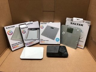 QTY OF ASSORTED SCALES TO INCLUDE SALTER ULTIMATE ELECTRONIC SCALES: LOCATION - BR12