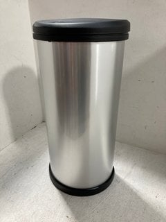 CURVER DECO 40 LITRE BIN IN SILVER: LOCATION - BR17