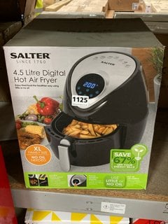 SALTER 4.5L DIGITAL HOT AIR FRYER 1300W WITH NON STICK STYLE COOKING BASKET: LOCATION - CR3