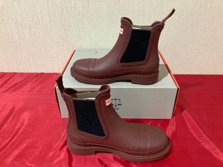 HUNTER WOMENS COMMANDO CHELSEA BOOTS IN MUTED BERRY - UK SIZE 3 - RRP £130: LOCATION - LUXURY