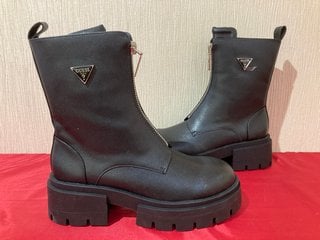 GUESS ZIPPED LEILA LOW BOOTS IN BLACK - UK SIZE 8 - RRP £140: LOCATION - LUXURY