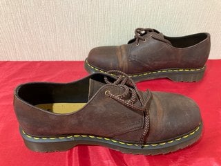 DR MARTENS 1461 WAXED FULL GRAIN OXFORD SHOES IN CHESTNUT BROWN - UK SIZE 10 - RRP £125: LOCATION - LUXURY