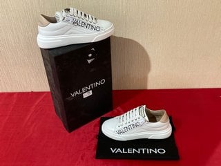 VALENTINO 91190900 STAN SNEAKERS IN WHITE - UK SIZE 4 - RRP £269: LOCATION - LUXURY