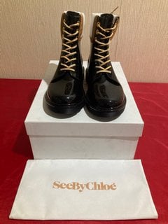 SEE BY CHLOE SB36161A WOMENS FLORRIE PVC RAIN BOOTS IN BLACK - UK SIZE 5 - RRP £230: LOCATION - LUXURY