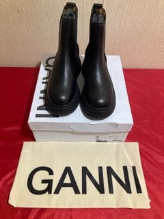 GANNI S1906 CREEPER CHELSEA BOOTS IN BLACK - UK SIZE 5 - RRP £335: LOCATION - LUXURY