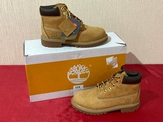 TIMBERLAND YOUTHS PREMIUM WATERPROOF BOOTS IN WHEAT NUBUCK - UK SIZE 1 - RRP £90: LOCATION - LUXURY