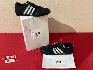 Y-3 ADIDAS X YOHJI YAMAMOTO BOXING RUNNER TRAINERS IN BLACK/WHITE - UK SIZE 9 - RRP £700: LOCATION - LUXURY