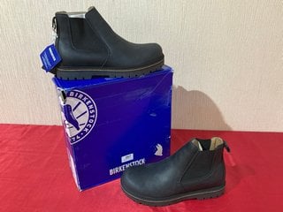 BIRKENSTOCK STALON II BOOTS IN BLACK - UK SIZE 9 - RRP £160: LOCATION - LUXURY