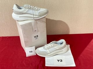 Y-3 AJATU RUN OFF WHITE TRAINERS - UK SIZE 9 - RRP £235: LOCATION - LUXURY