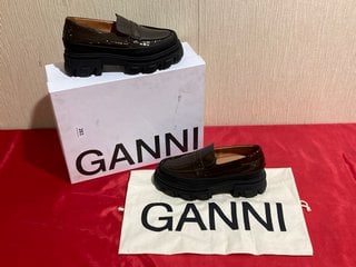 GANNI S1618 PATENT LEATHER LOAFERS IN MOLE - UK SIZE 4 - RRP £275: LOCATION - LUXURY