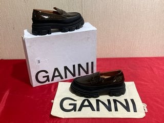 GANNI S1618 PATENT LEATHER LOAFERS IN MOLE - UK SIZE 3 - RRP £275: LOCATION - LUXURY