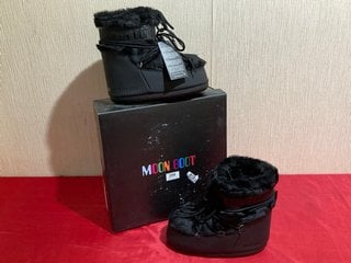 MOON BOOT ICON LOW FAUX FUR BOOTS IN BLACK - UK SIZE 6-7.5 - RRP £240: LOCATION - LUXURY