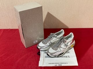 GOLDEN GOOSE RUNNING SOLE TRAINERS IN WHITE/SILVER - UK SIZE 8 - RRP £460: LOCATION - LUXURY