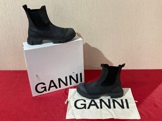 GANNI S1912 RECYCLED RUBBER CITY BOOTS IN BLACK - UK SIZE 7 - RRP £215: LOCATION - LUXURY