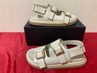 ALOHAS HARPER CREAM LEATHER SANDALS - UK SIZE 5 - RRP £180: LOCATION - LUXURY