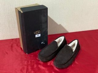 UGG MENS ASCOT SLIPPERS IN ESPRESSO - UK SIZE 8 - RRP £110: LOCATION - LUXURY