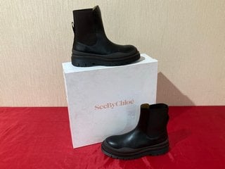 SEE BY CHLOE SB39030A ALLI LEATHER CHELSEA BOOTS IN BLACK - UK SIZE 7 - RRP £450: LOCATION - LUXURY