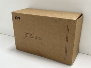 SKY HUB 3.0 ROUTER: MODEL NO ER115UK (WITH BOX & ALL ACCESSORIES) [JPTM125529]. (SEALED UNIT). THIS PRODUCT IS FULLY FUNCTIONAL AND IS PART OF OUR PREMIUM TECH AND ELECTRONICS RANGE