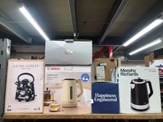 QUANTITY OF KITCHEN & APPLIANCES ITEMS TO INCLUDE MORPHY RICHARDS ILLUMINATION 1.7L JUG KETTLE, RAPID BOIL, BOIL DRY PROTECTION, PULL OFF LID, LIMESCALE FILTER, EASY VIEW WINDOW, 360 CORDLESS BASE, S