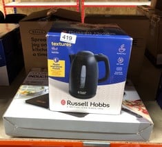 QUANTITY OF KITCHEN & APPLIANCES ITEMS TO INCLUDE RUSSELL HOBBS TEXTURES ELECTRIC 1.7L CORDLESS KETTLE (FAST BOIL 3KW, BLACK PREMIUM PLASTIC, MATT & HIGH GLOSS FINISH, REMOVABLE WASHABLE ANTI-SCALE F