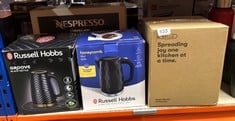 QUANTITY OF KITCHEN & APPLIANCES ITEMS TO INCLUDE RUSSELL HOBBS HONEYCOMB ELECTRIC 1.7L CORDLESS KETTLE (FAST BOIL 3KW, BLACK PREMIUM PLASTIC, MATT & HIGH GLOSS FINISH, REMOVABLE WASHABLE ANTI-SCALE