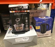 QUANTITY OF KITCHEN & APPLIANCES ITEMS TO INCLUDE RUSSELL HOBBS DESIRE ELECTRIC FRUIT & VEGETABLE MINI CHOPPER, 1L GLASS BOWL WITH 500ML FOOD CAPACITY & STORAGE LID, DISHWASHER SAFE PARTS, STAINLESS