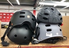 QUANTITY OF SPORT & EXERCISE ITEMS TO INCLUDE MONGOOSE SPORT HELMET SIZE 60-62CM BLACK: LOCATION - E