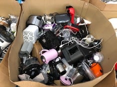 PALLET OF ASSORTED KITCHEN ITEMS TO INCLUDE RUSSELL HOBBS KETTLE: LOCATION - FLOOR(COLLECTION OR OPTIONAL DELIVERY AVAILABLE)