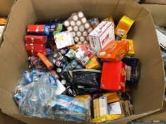 PALLET OF FOOD AND DRINK ITEMS TO INCLUDE LUCOZADE ENERGY, SOME ITEMS MAY BE PAST BEST BEFORE DATE: LOCATION - FLOOR(COLLECTION OR OPTIONAL DELIVERY AVAILABLE)