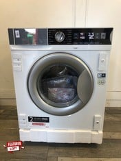 AEG WASHING MACHINE L7FC8432BI W/M RRP £969: LOCATION - BOOTH(COLLECTION OR OPTIONAL DELIVERY AVAILABLE)