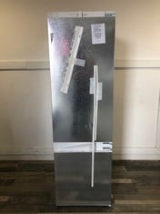 BOSCH FRIDGE FREEZER MODEL: KIV86 RRP £749: LOCATION - BOOTH(COLLECTION OR OPTIONAL DELIVERY AVAILABLE)