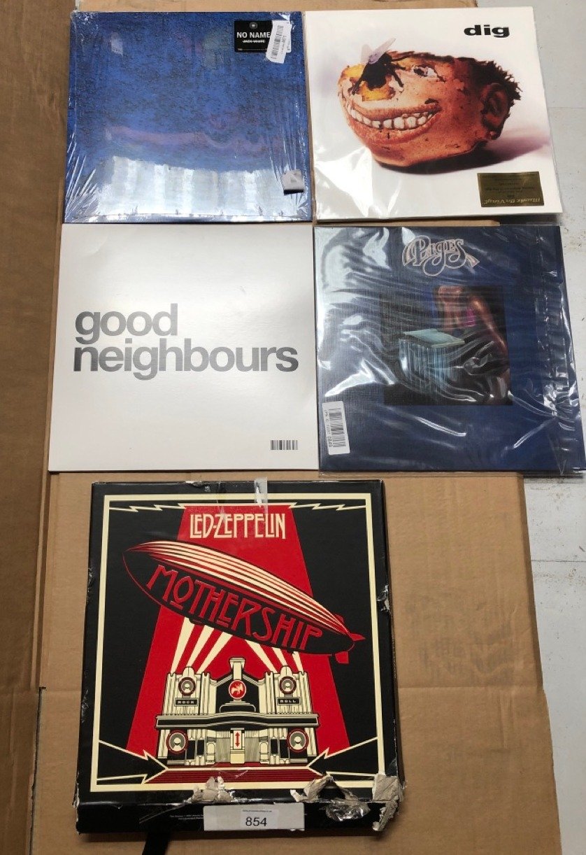 QUANTITY OF TV & AUDIO ITEMS TO INCLUDE GOOD NEIGHBOURS (LIMITED EDITION YELLOW VINYL) [VINYL]: LOCATION - H RACK