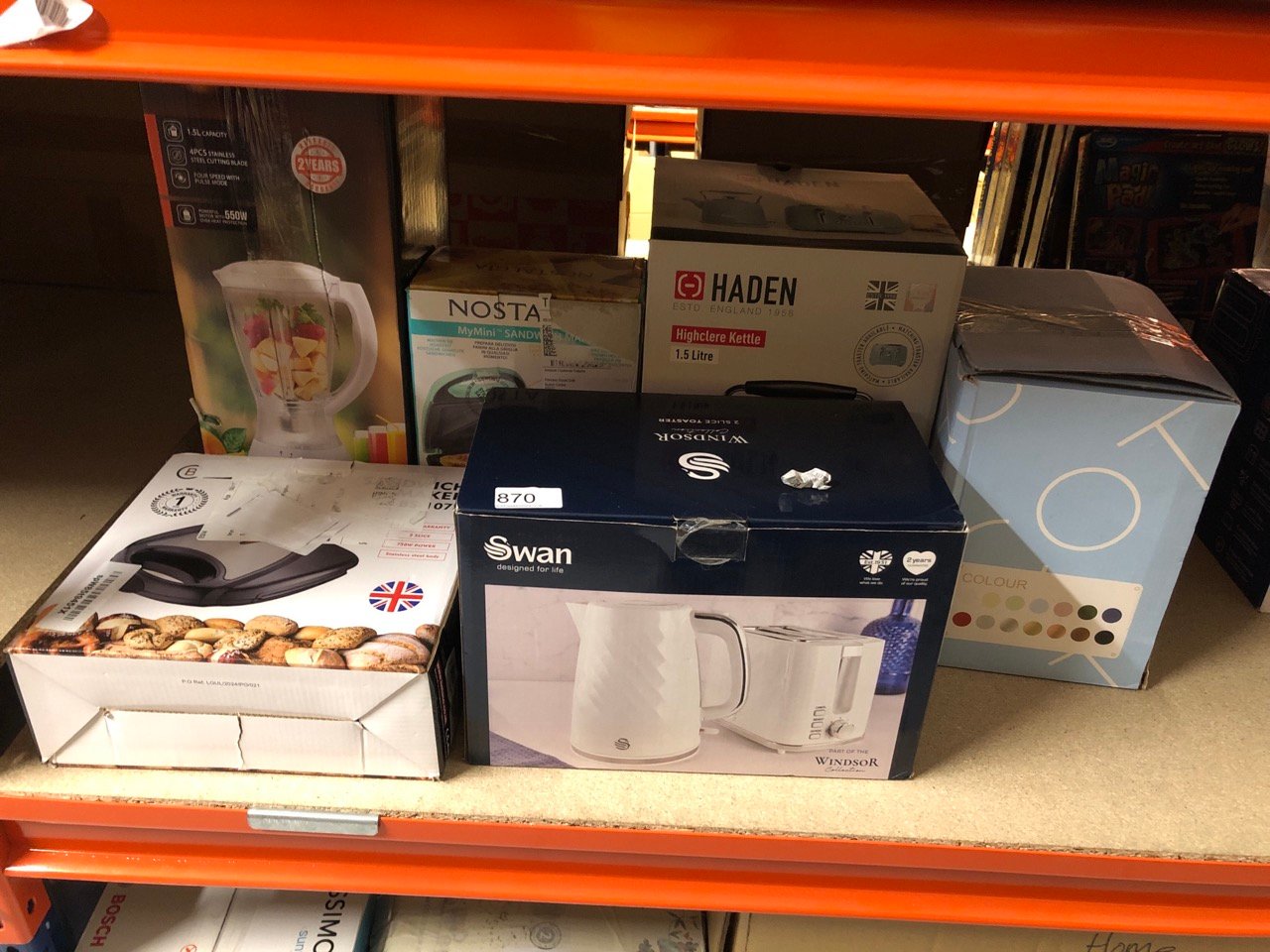 QUANTITY OF KITCHEN & APPLIANCES ITEMS TO INCLUDE SWAN ST14071WHT WINDSOR 2 SLICE TOASTER WITH 7 BROWNING LEVELS, DEFROST/REHEAT/CANCEL FUNCTIONS, SELF-CENTRING FUNCTIONS AND REMOVABLE CRUMB TRAY, 90