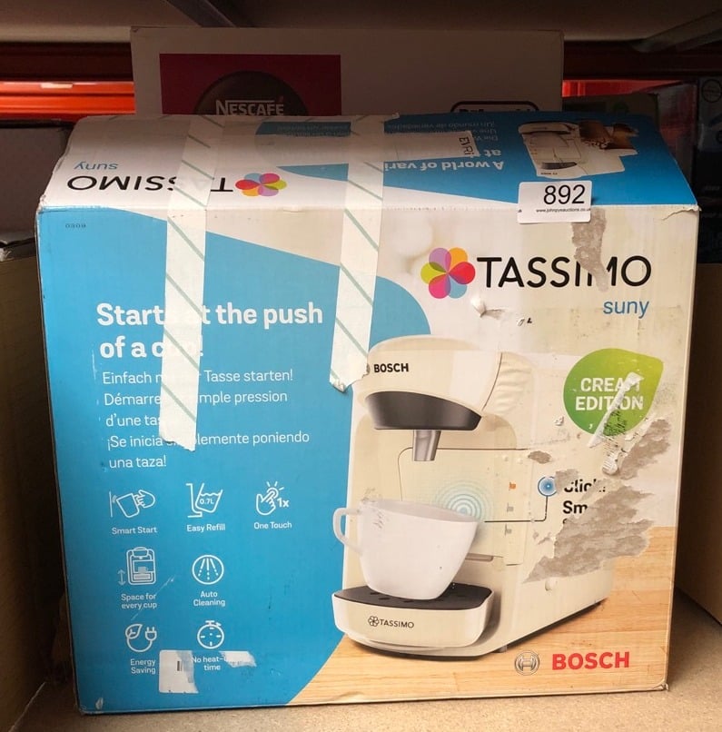 QUANTITY OF KITCHEN & APPLIANCES ITEMS TO INCLUDE TASSIMO SUNY 'SPECIAL EDITION' 0.8 LITERS COFFEE MACHINE | 1300 WATT | CREAM: LOCATION - H RACK