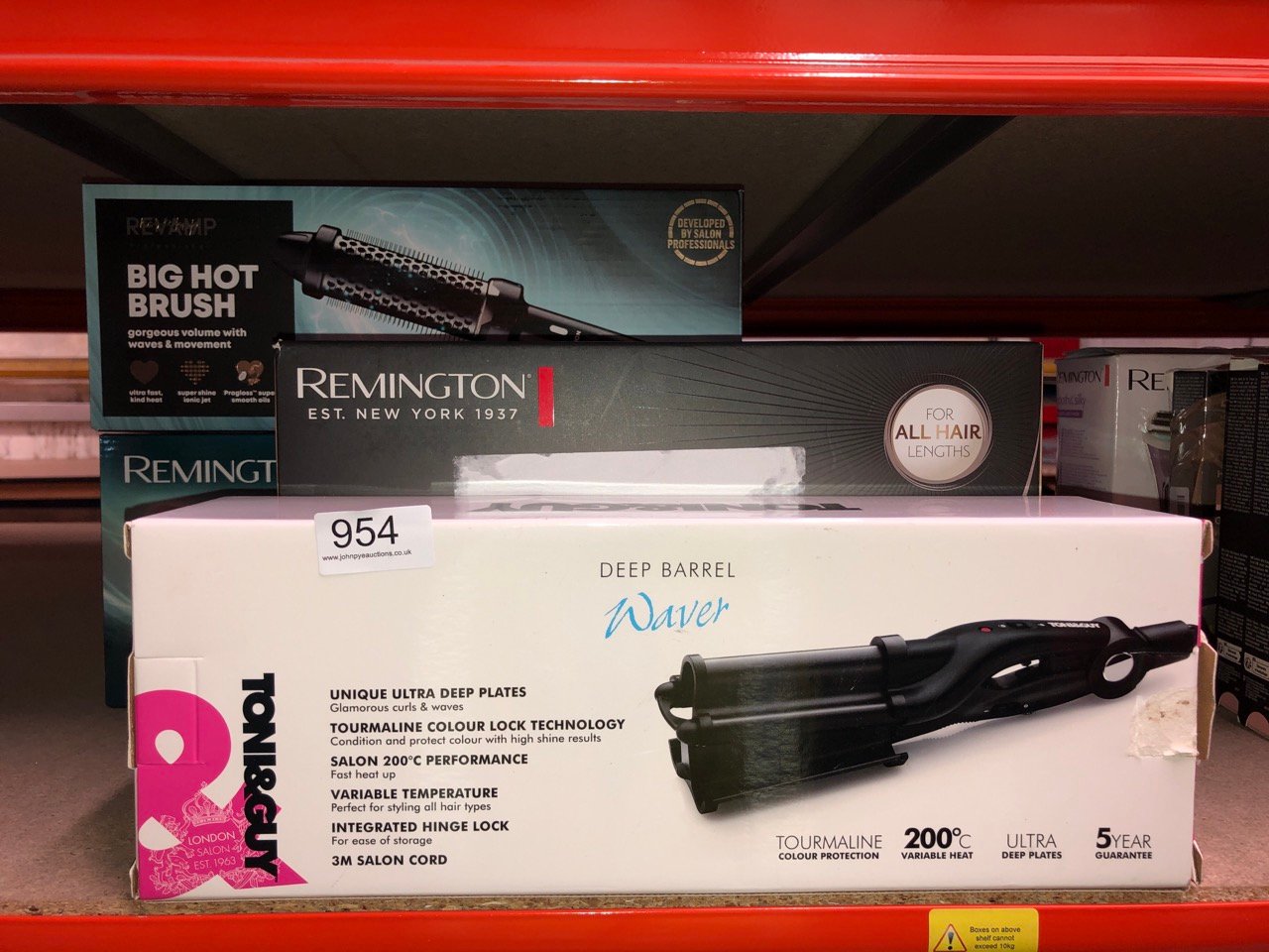 QUANTITY OF HEALTH & BEAUTY ITEMS TO INCLUDE TONI & GUY DEEP BARREL HAIR WAVER, 32 MM - BLACK: LOCATION - I RACK