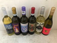 12 X BOTTLES OF ASSORTED WINES TO INCLUDE DELIZZIA PINOT GRIGIO WHITE WINE 750ML 12.5% (18+ PROOF OF ID) (COLLECTION DAYS MONDAY 4th NOVEMBER - WEDNESDAY 6TH NOVEMBER 9AM TO 4PM)