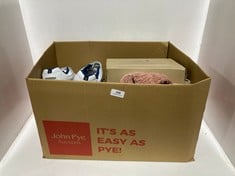 BOX OF ASSORTED ADULT FOOTWEAR TO INCLUDE ASCOT TRAINERS WHITE/NAVY SIZE 14