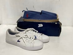 2 X ASSORTED SHOE ITEMS TO INCLUDE LACOSTE SPORT TRAINERS WHITE / BLUE - SIZE 5