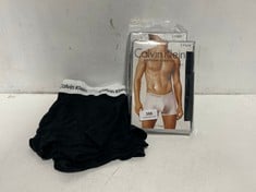 3 X ASSORTED UNDERWEAR ITEMS TO INCLUDE CALVIN KLEIN COTTON STRETCH BOXERS BLACK - SIZE S