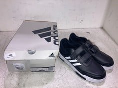 3 X ASSORTED SHOE ITEMS TO INCLUDE ADIDAS TENSAUR SPORT 2.0 CFK TRAINERS BLACK / WHITE - SIZE 5 1/2