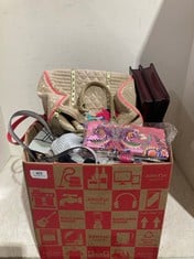 QTY OF ASSORTED BAG ITEMS TO INCLUDE JACK WILLS PURSE RED