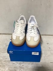 ADIDAS SAMBA OG TRAINERS SIZE 6 WHITE HALO BLUE AND OFFWHITE