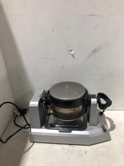 WARING COMMERCIAL DOUBLE BELGIAN WAFFLE MAKER