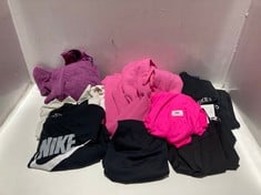 5 X ASSORTED BRANDED CLOTHES TO INCLUDE NIKE T-SHIRT IN CREAM SIZE XL