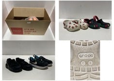 BOX OF ASSORTED KIDS FOOTWEAR TO INCLUDE CROCS CLOGS WHITE WITH STRAWBERRIES SIZE C8