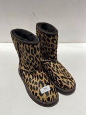 UGG LEOPARD PRINT CLASSIC SHORT BOOTS SIZE 4.5