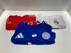 2 X ASSORTED FOOTBALL TOPS TO INCLUDE LEICESTER CITY FC SIZE XL